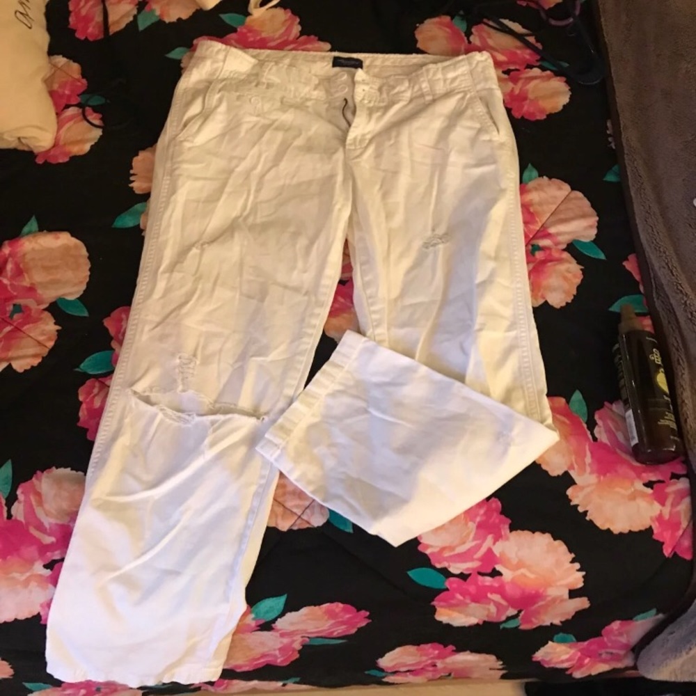 American eagle khaki capris